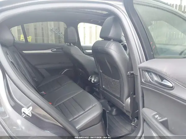 ZASPAKBN0P7D54481 2023 ALFA ROMEO STELVIO - Image 8