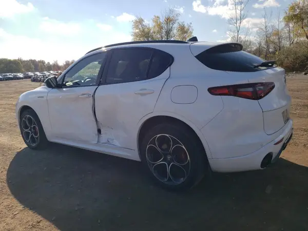 ZASPAKBN0P7D55016 2023 ALFA ROMEO STELVIO - Image 2