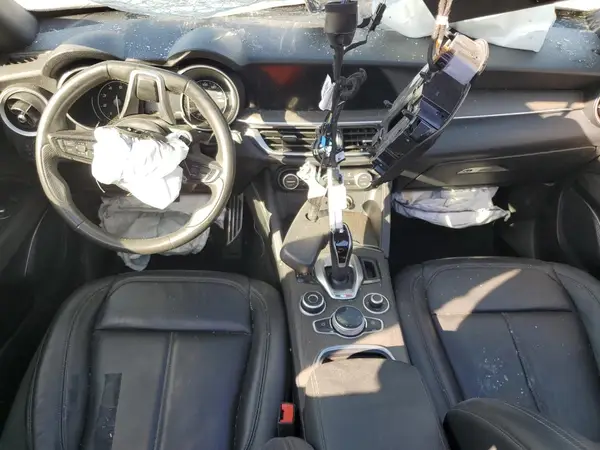 ZASPAKBN0P7D55209 2023 ALFA ROMEO STELVIO - Image 8