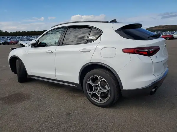 ZASPAKBN0P7D55274 2023 ALFA ROMEO STELVIO - Image 2