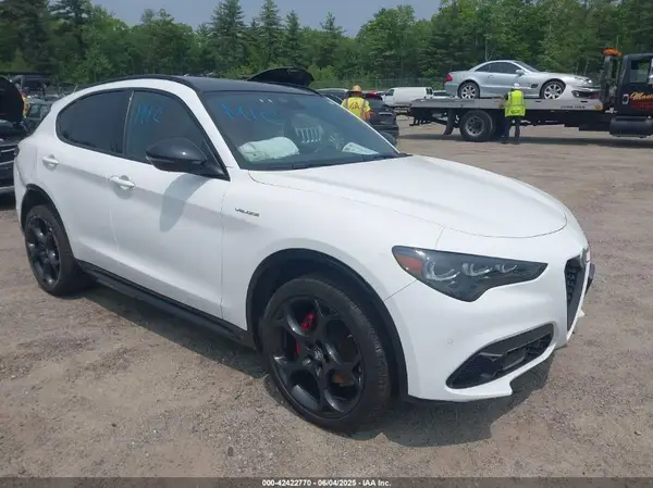 ZASPAKBN0R7D72661 2024 ALFA ROMEO STELVIO - Image 1
