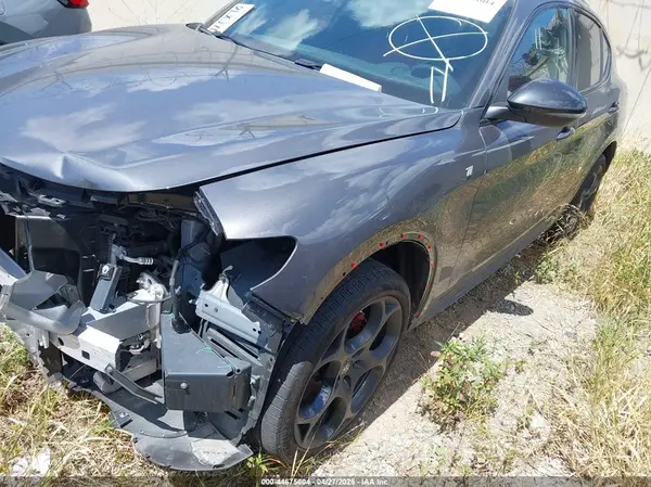 ZASPAKBN0R7D80310 2024 ALFA ROMEO STELVIO - Image 2