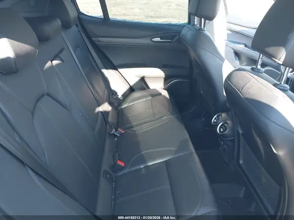 ZASPAKBN1K7C50994 2019 ALFA ROMEO STELVIO - Image 8