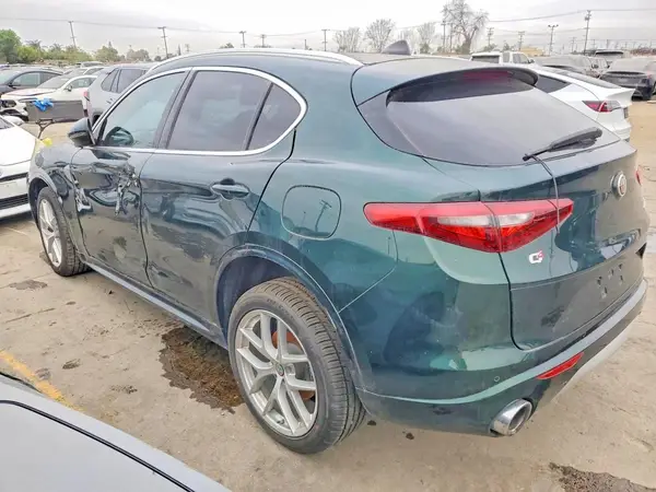 ZASPAKBN1M7D03986 2021 ALFA ROMEO STELVIO - Image 2
