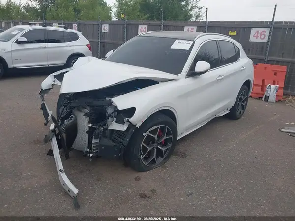 ZASPAKBN1M7D08122 2021 ALFA ROMEO STELVIO - Image 2