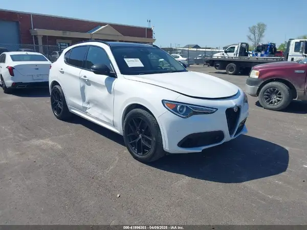 ZASPAKBN1M7D09576 2021 ALFA ROMEO STELVIO - Image 1