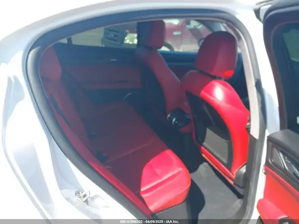 ZASPAKBN1M7D09576 2021 ALFA ROMEO STELVIO - Image 8