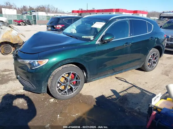 ZASPAKBN1M7D09674 2021 ALFA ROMEO STELVIO - Image 2