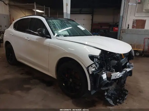 ZASPAKBN1M7D10288 2021 ALFA ROMEO STELVIO - Image 1