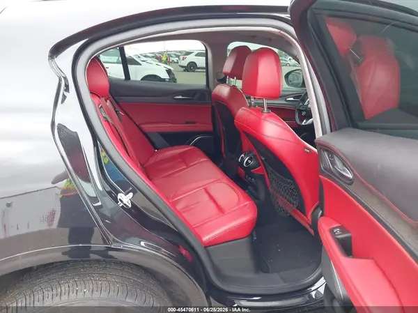 ZASPAKBN1M7D14664 2021 ALFA ROMEO STELVIO - Image 8