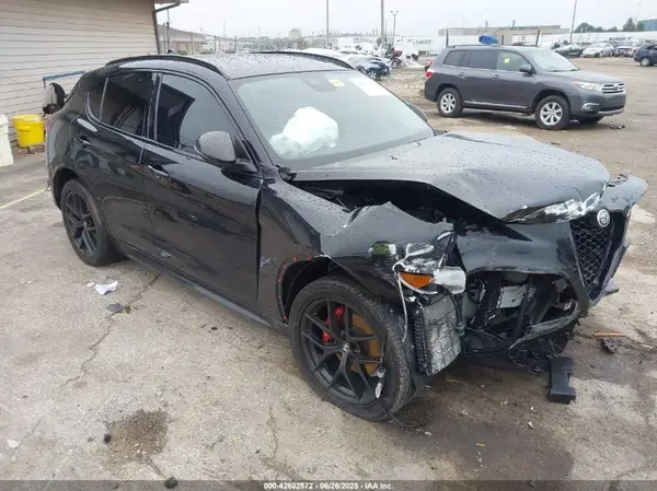 ZASPAKBN1M7D16849 2021 ALFA ROMEO STELVIO - Image 1