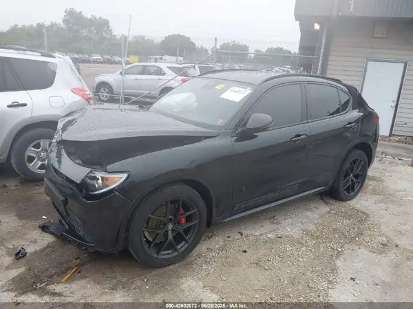 ZASPAKBN1M7D16849 2021 ALFA ROMEO STELVIO - Image 2