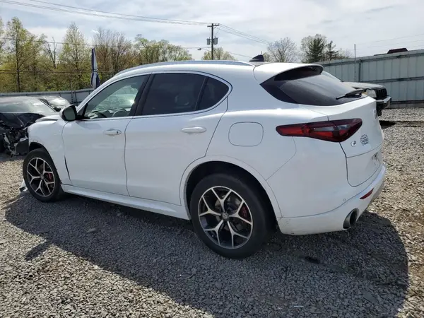 ZASPAKBN1M7D17256 2021 ALFA ROMEO STELVIO - Image 2