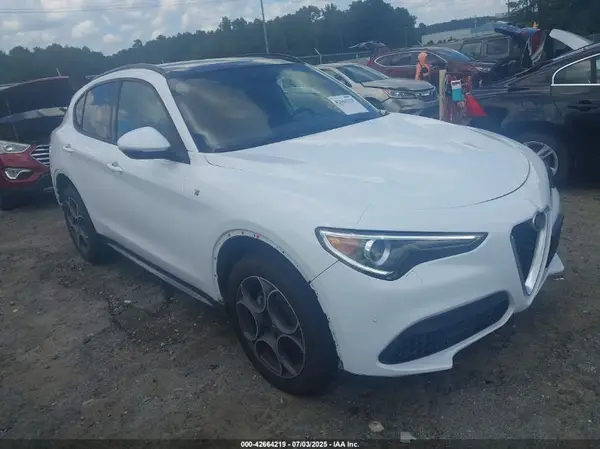 ZASPAKBN1N7D26752 2022 ALFA ROMEO STELVIO - Image 1