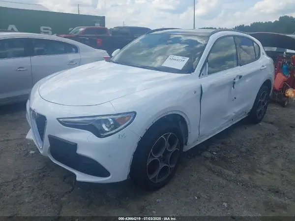 ZASPAKBN1N7D26752 2022 ALFA ROMEO STELVIO - Image 2