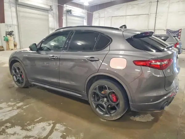 ZASPAKBN1N7D29635 2022 ALFA ROMEO STELVIO - Image 2