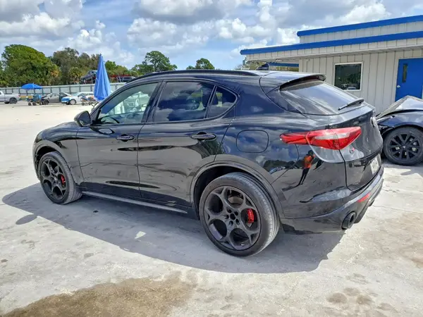 ZASPAKBN1N7D32633 2022 ALFA ROMEO STELVIO - Image 2