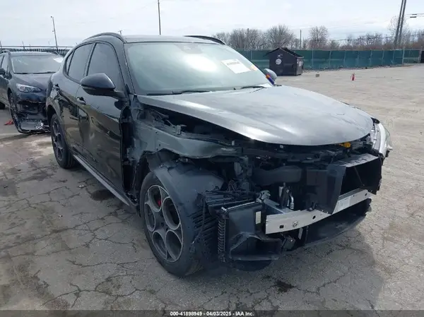 ZASPAKBN1N7D32941 2022 ALFA ROMEO STELVIO - Image 1