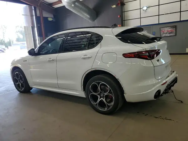 ZASPAKBN1N7D37461 2022 ALFA ROMEO STELVIO - Image 2