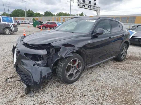 ZASPAKBN1N7D38304 2022 ALFA ROMEO STELVIO - Image 1