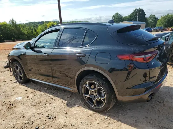 ZASPAKBN1N7D38576 2022 ALFA ROMEO STELVIO - Image 2