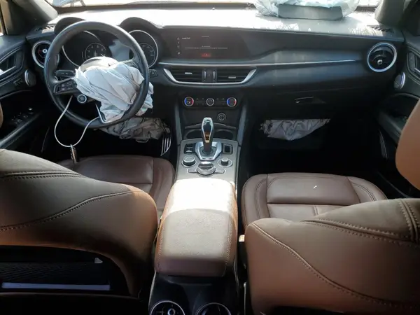 ZASPAKBN1N7D38576 2022 ALFA ROMEO STELVIO - Image 8