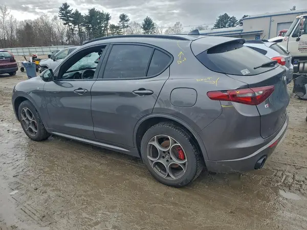 ZASPAKBN1N7D39663 2022 ALFA ROMEO STELVIO - Image 2