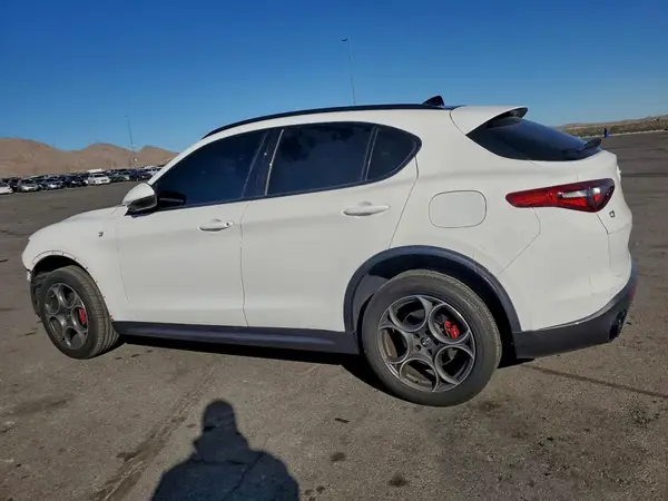 ZASPAKBN1N7D47682 2022 ALFA ROMEO STELVIO - Image 2