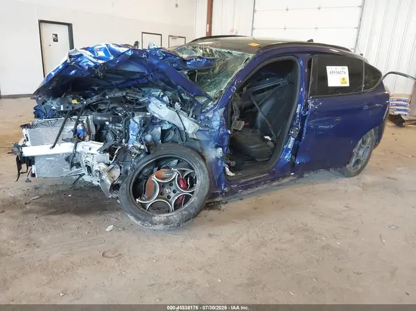 ZASPAKBN1N7D48797 2022 ALFA ROMEO STELVIO - Image 2