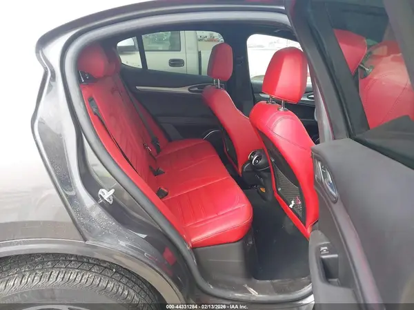 ZASPAKBN1P7D54084 2023 ALFA ROMEO STELVIO - Image 8