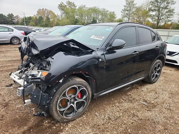 ZASPAKBN1P7D54389 2023 ALFA ROMEO STELVIO - Image 1