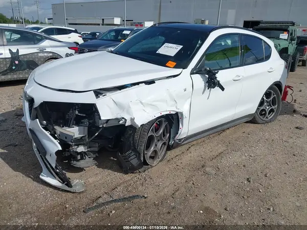 ZASPAKBN1P7D54683 2023 ALFA ROMEO STELVIO - Image 2