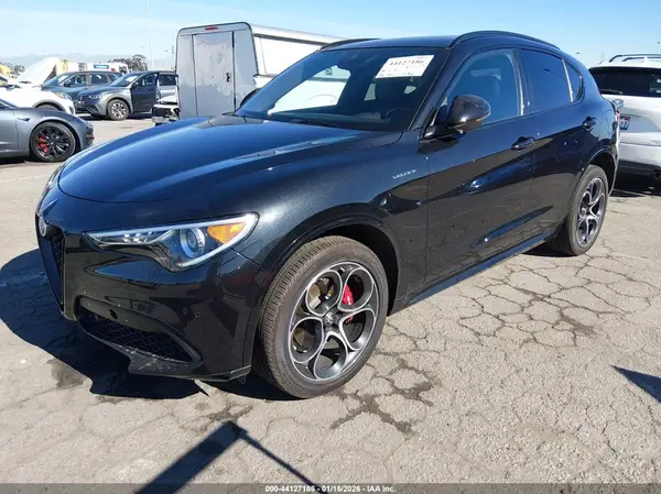 ZASPAKBN1P7D63609 2023 ALFA ROMEO STELVIO - Image 2
