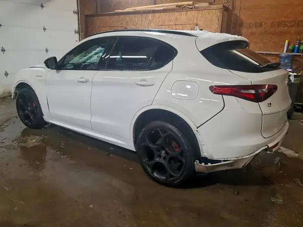 ZASPAKBN1P7D69152 2023 ALFA ROMEO STELVIO - Image 2
