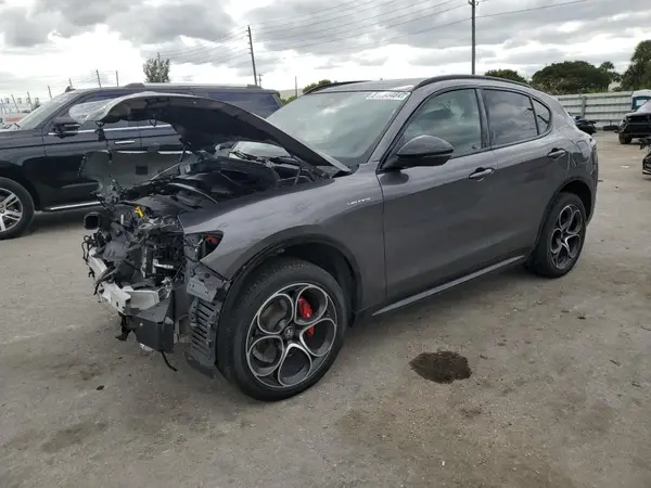 ZASPAKBN1R7D74757 2024 ALFA ROMEO STELVIO - Image 1