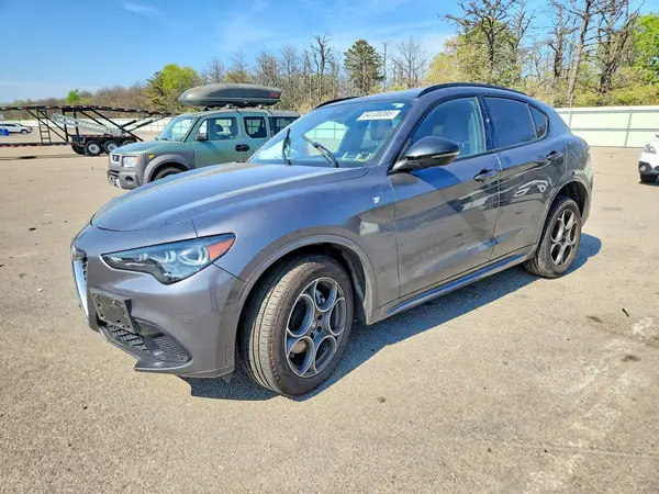 ZASPAKBN1R7D76248 2024 ALFA ROMEO STELVIO - Image 1