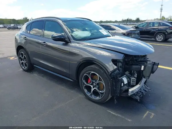 ZASPAKBN1R7D78095 2024 ALFA ROMEO STELVIO - Image 1