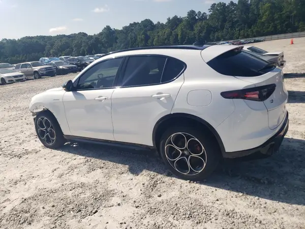 ZASPAKBN1R7D78226 2024 ALFA ROMEO STELVIO - Image 2