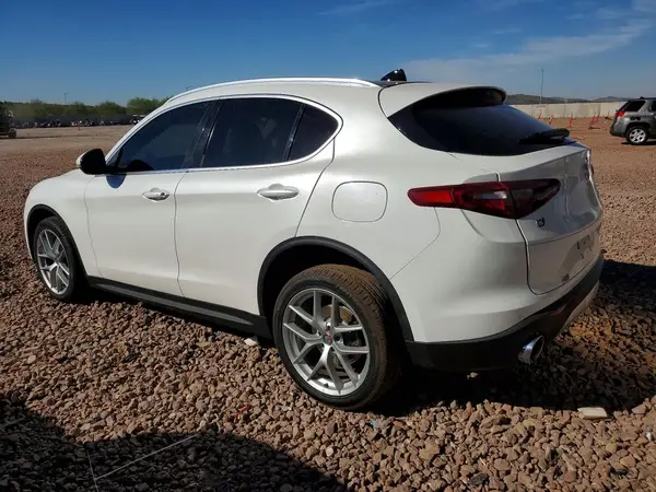 ZASPAKBN2K7C30267 2019 ALFA ROMEO STELVIO - Image 2