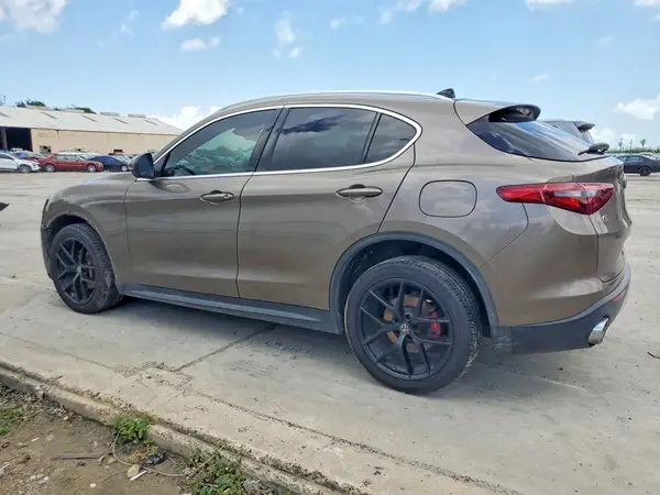 ZASPAKBN2K7C31225 2019 ALFA ROMEO STELVIO - Image 2