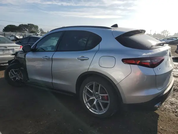 ZASPAKBN2K7C40054 2019 ALFA ROMEO STELVIO - Image 2