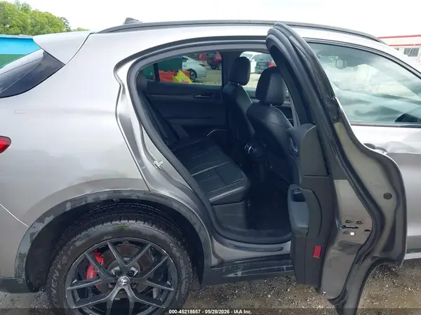 ZASPAKBN2K7C43469 2019 ALFA ROMEO STELVIO - Image 8