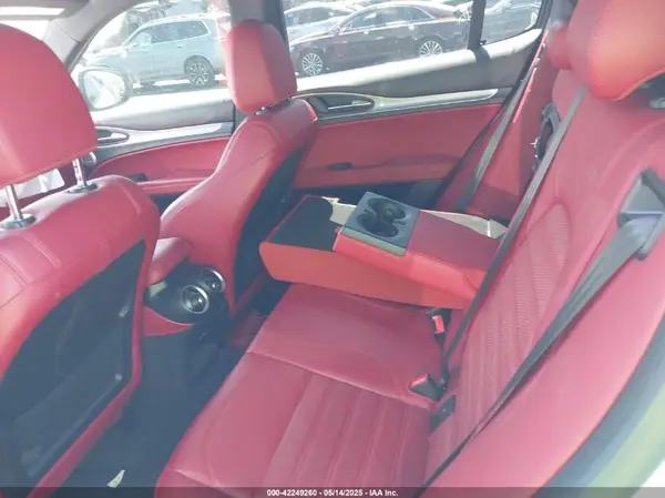 ZASPAKBN2K7C52771 2019 ALFA ROMEO STELVIO - Image 8