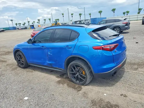 ZASPAKBN2K7C71904 2019 ALFA ROMEO STELVIO - Image 2