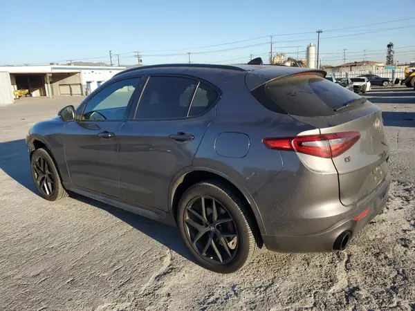 ZASPAKBN2L7C74688 2020 ALFA ROMEO STELVIO - Image 2