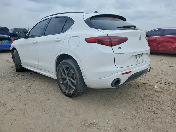 ZASPAKBN2L7C90681 2020 ALFA ROMEO STELVIO - Image 2