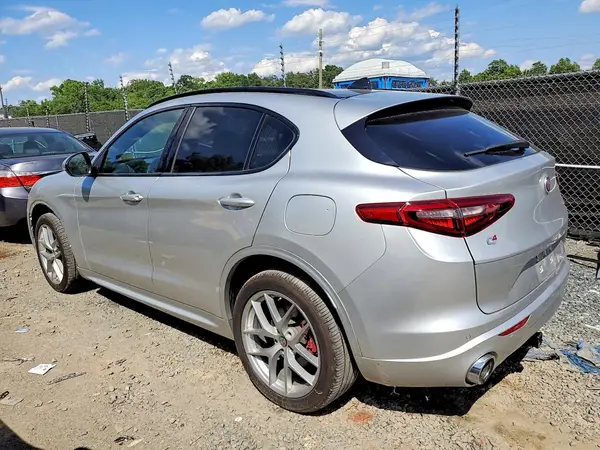 ZASPAKBN2L7C91703 2020 ALFA ROMEO STELVIO - Image 2