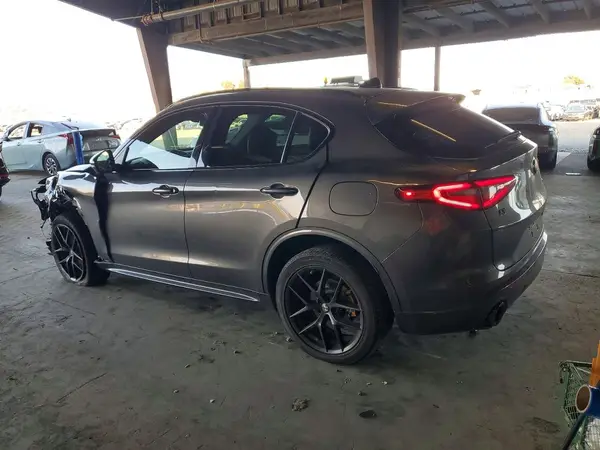ZASPAKBN2L7C97596 2020 ALFA ROMEO STELVIO - Image 2