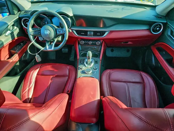 ZASPAKBN2M7D08257 2021 ALFA ROMEO STELVIO - Image 8