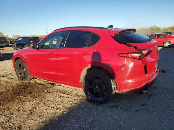 ZASPAKBN2N7D25108 2022 ALFA ROMEO STELVIO - Image 2